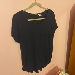 Lucy&Laurel Navy Blue T Shirt, Size Medium